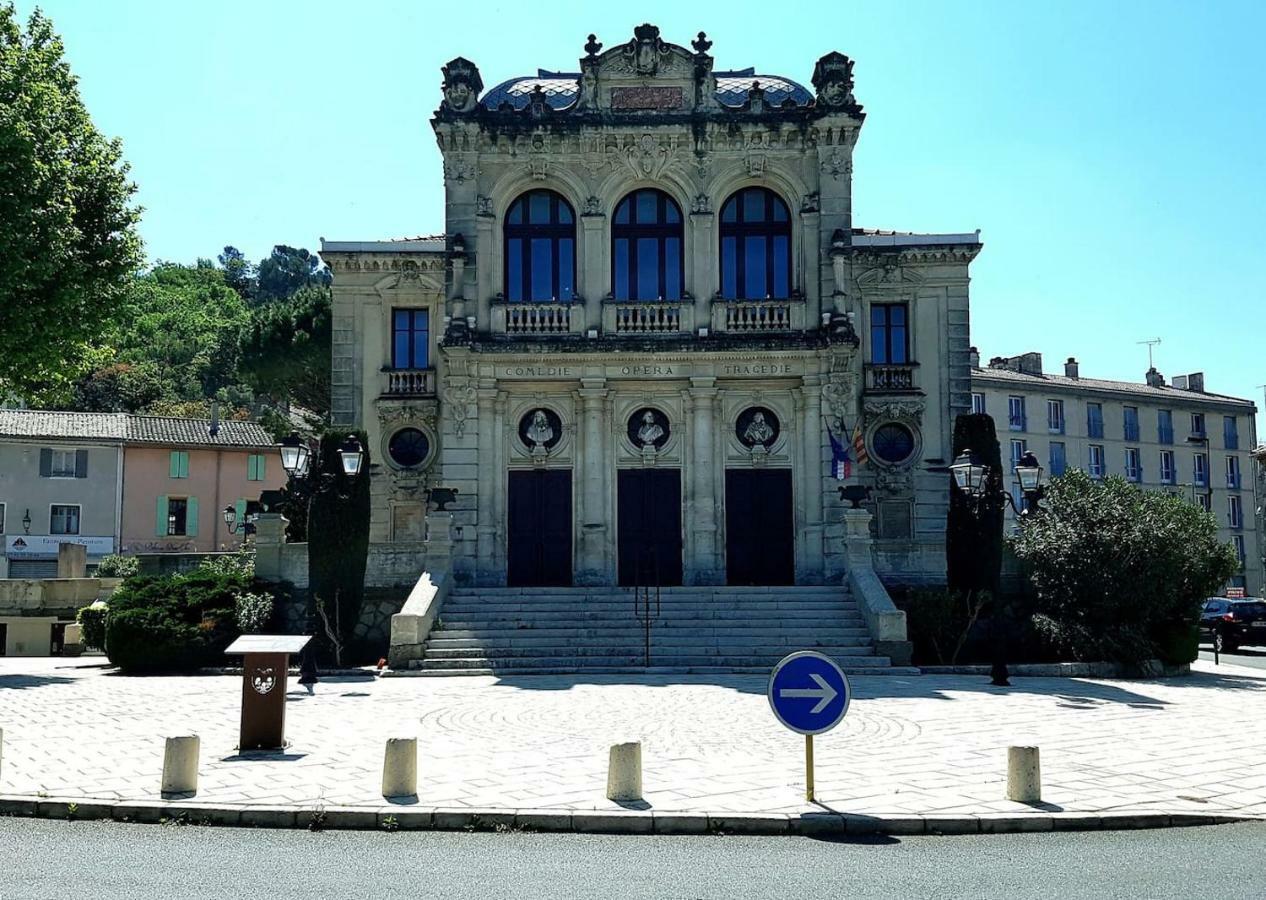 Gite Urbain Les Jardins De La Meyne Villa Orange  Luaran gambar